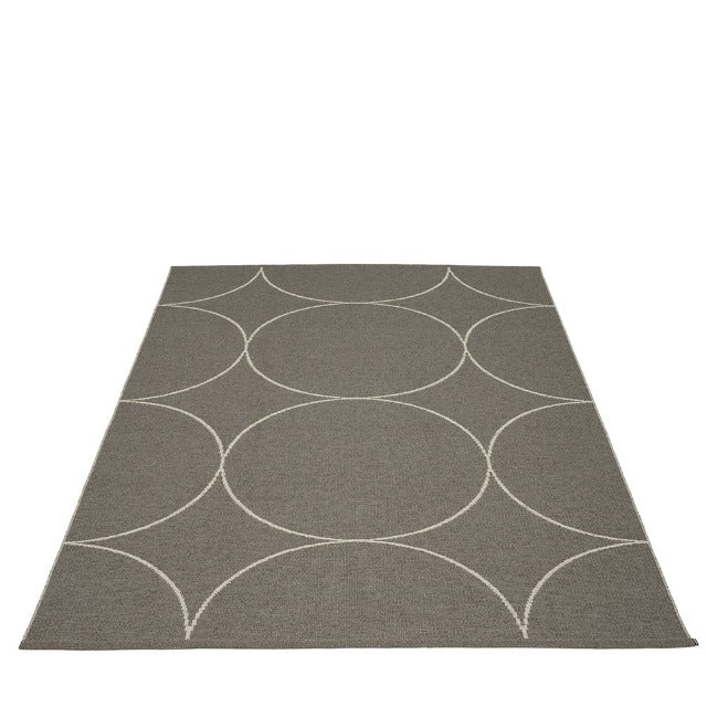 Woven rug with circles linen/charcoal