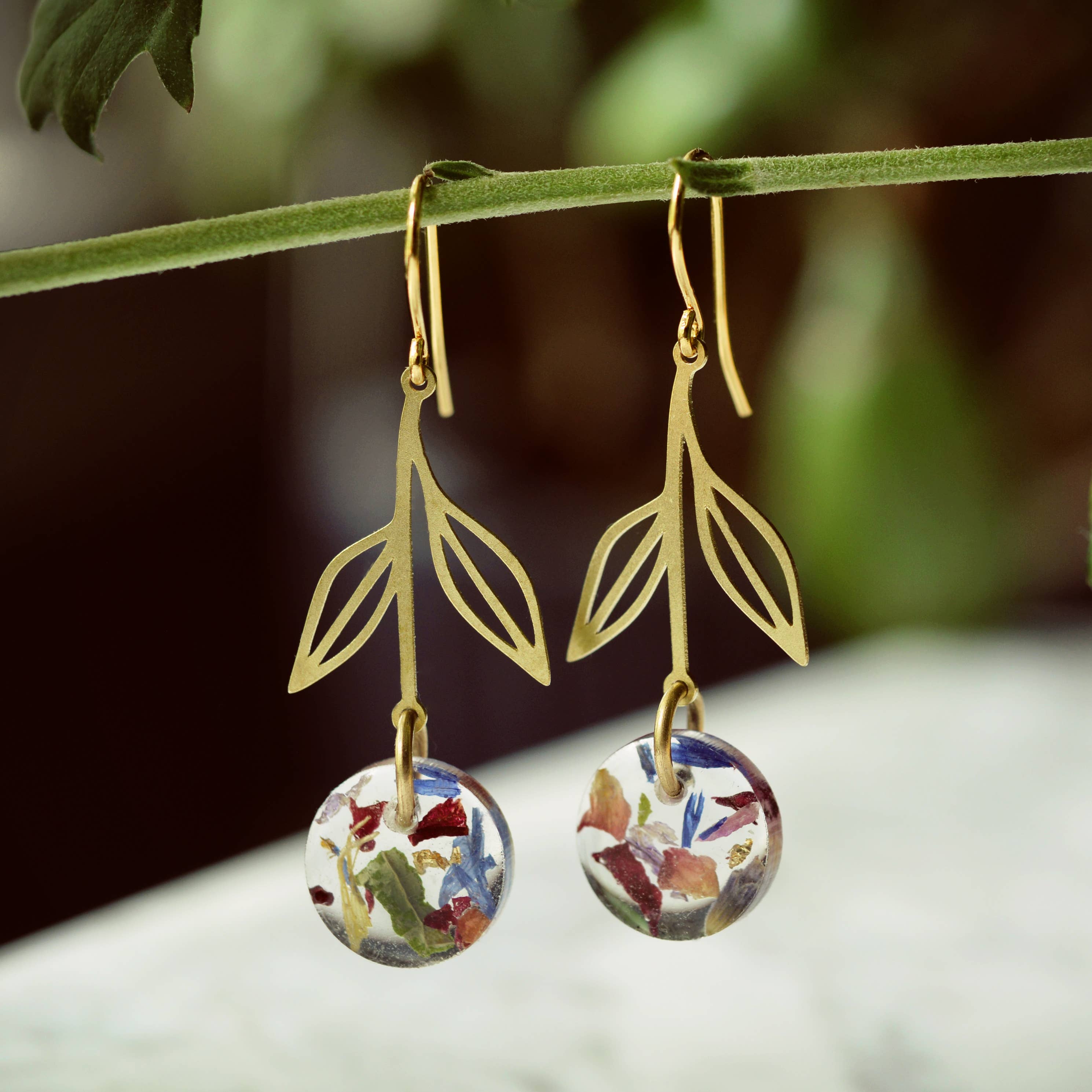 The Flower Petal Earrings with dried flower confetti discs