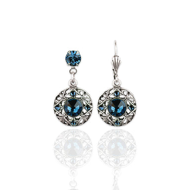 Pair of earrings with blue gemstones