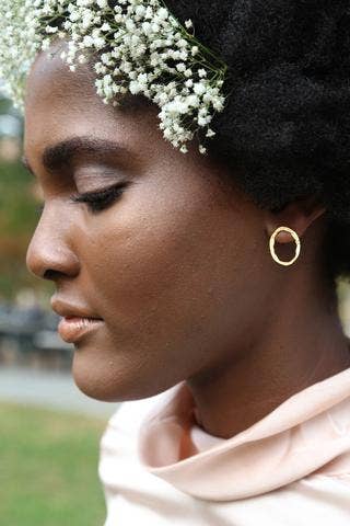 round gold earrings