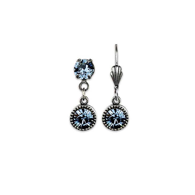 Pair of earrings with blue gemstones 