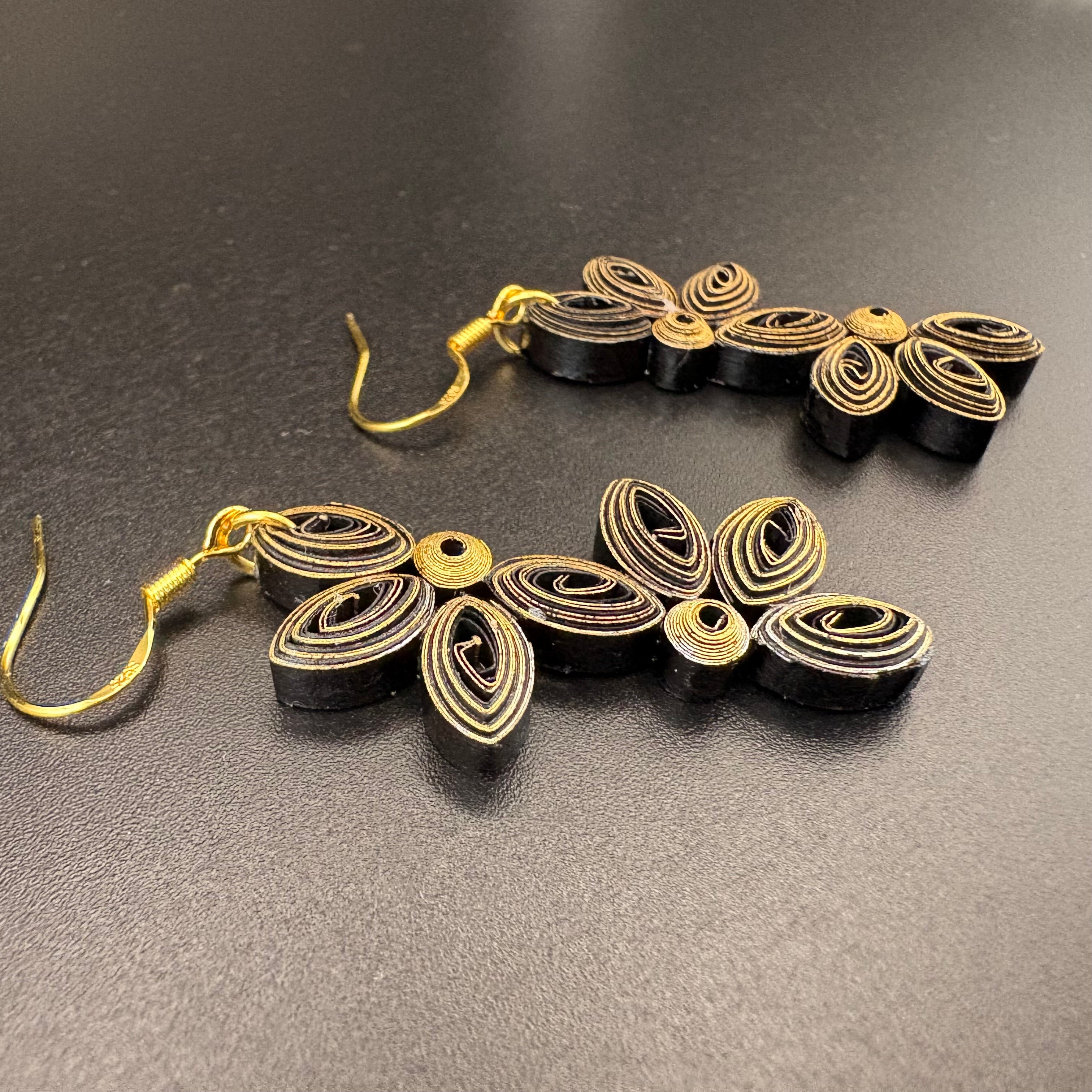 Breeze Chic | Black Chain Flower Earrings