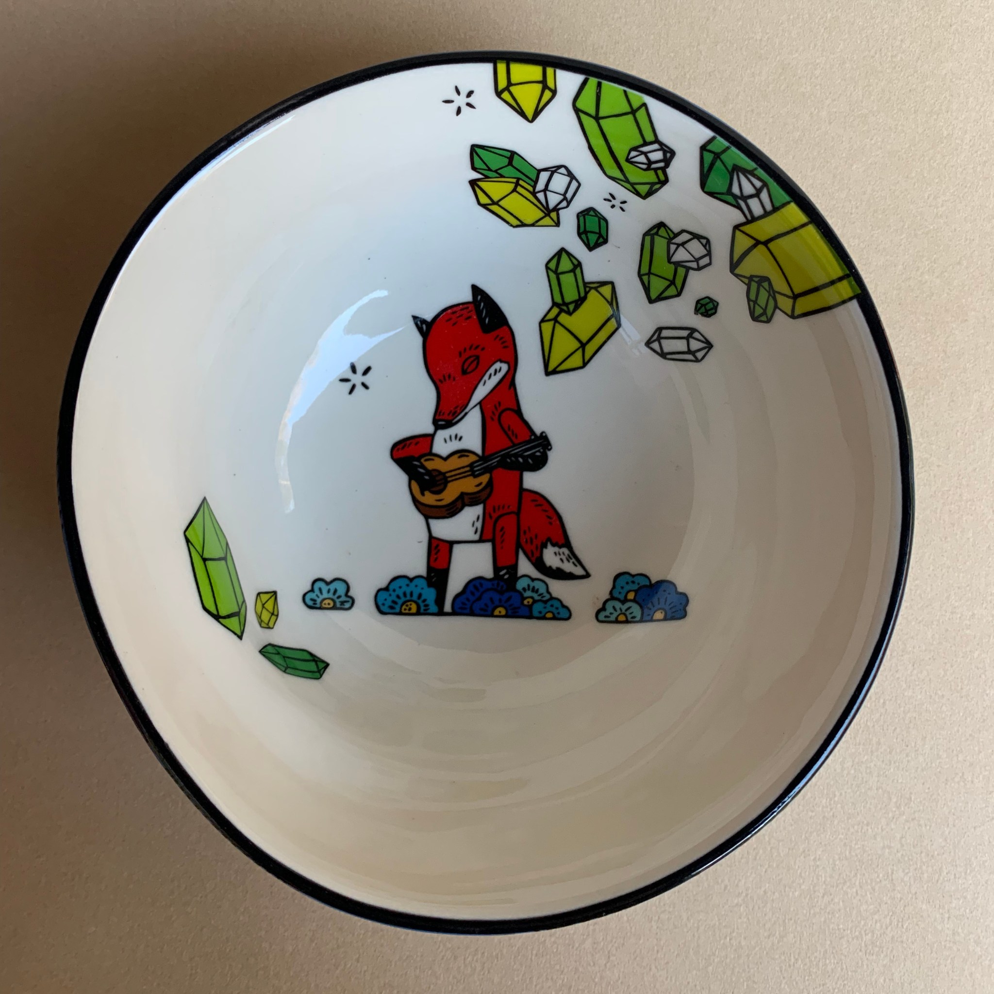 Hums Along - Fox Bowl
