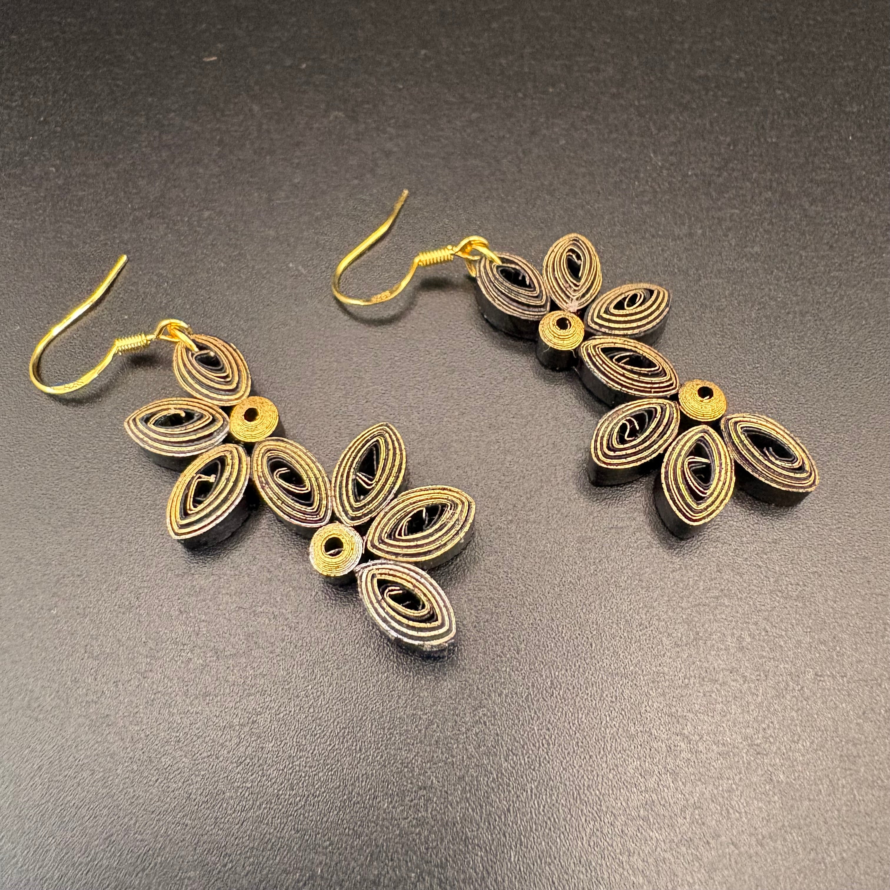 Breeze Chic | Black Chain Flower Earrings