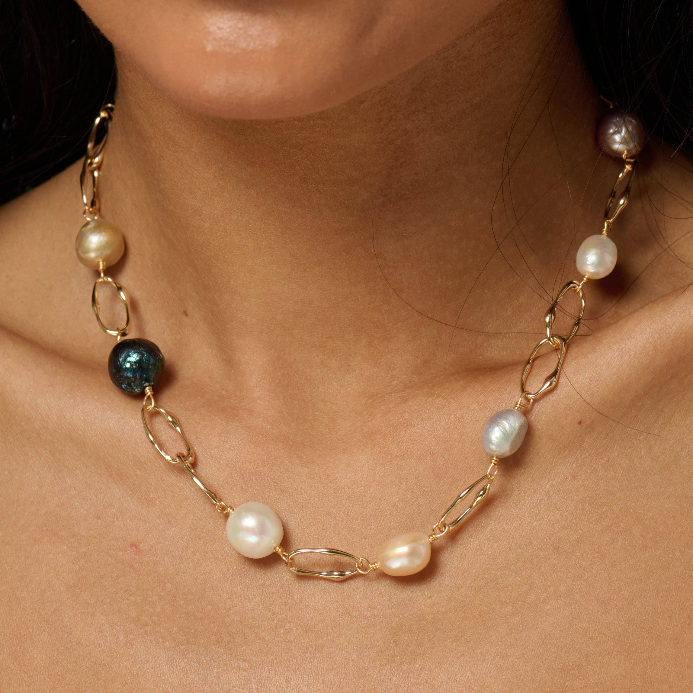 Mele Pearl Necklace