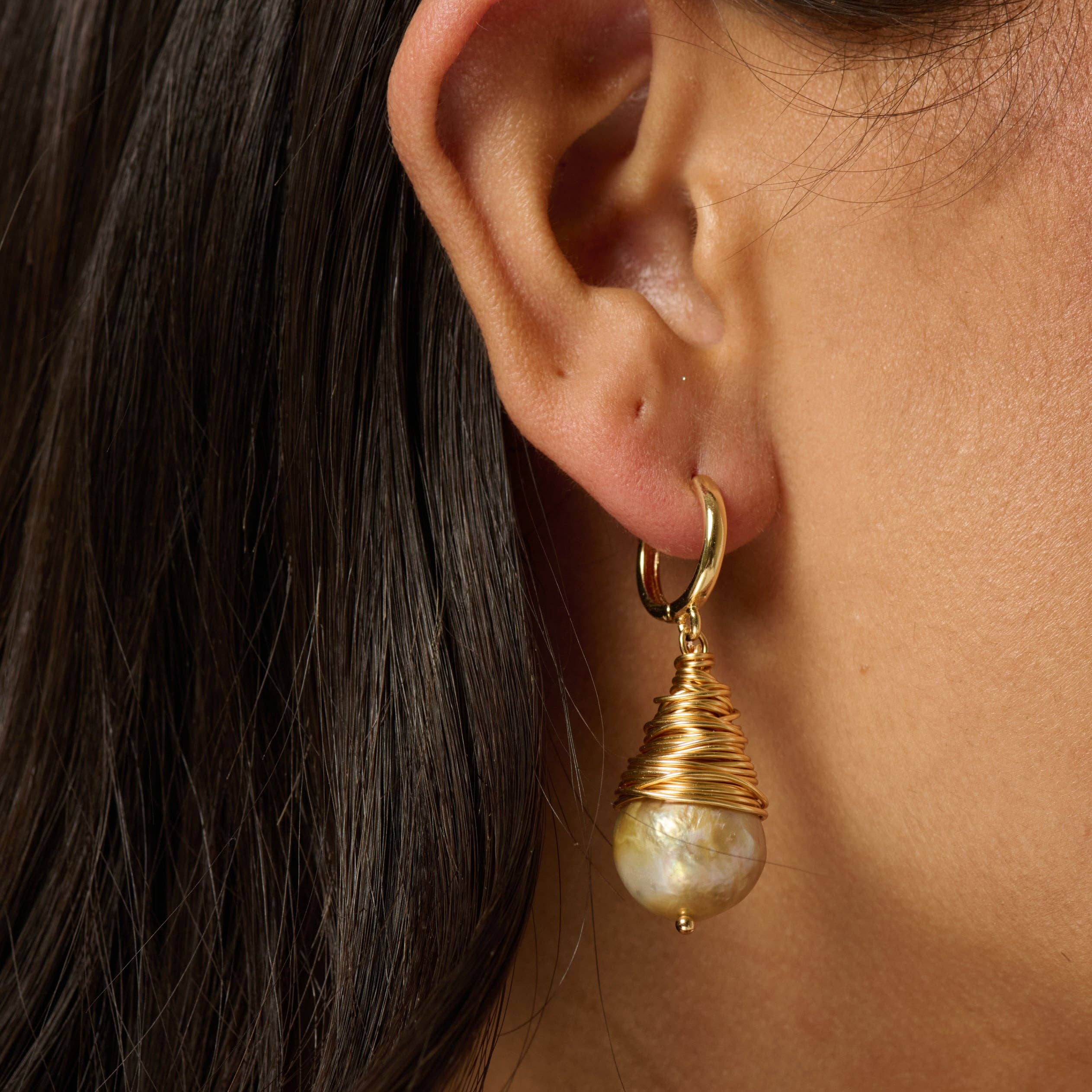 Viloa Encinitas gold-plated hoop earrings with nested freshwater baroque pearls