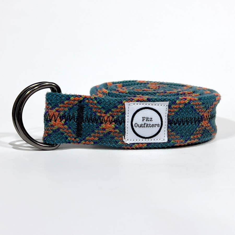Recycled climbing rope belt with metal buckle.