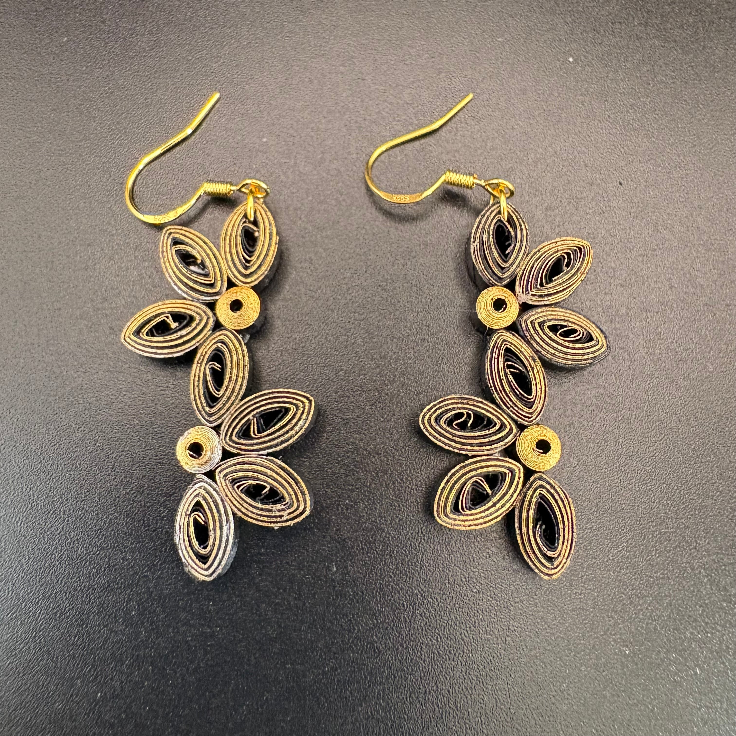 Breeze Chic | Black Chain Flower Earrings