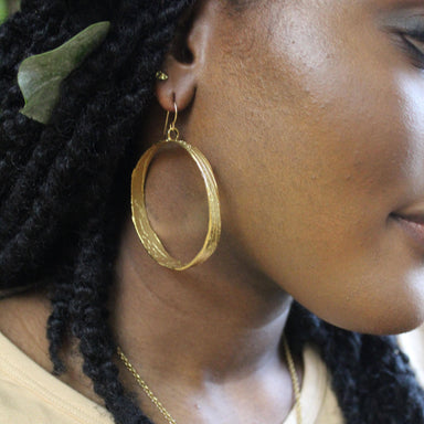 large gold hoop earrings