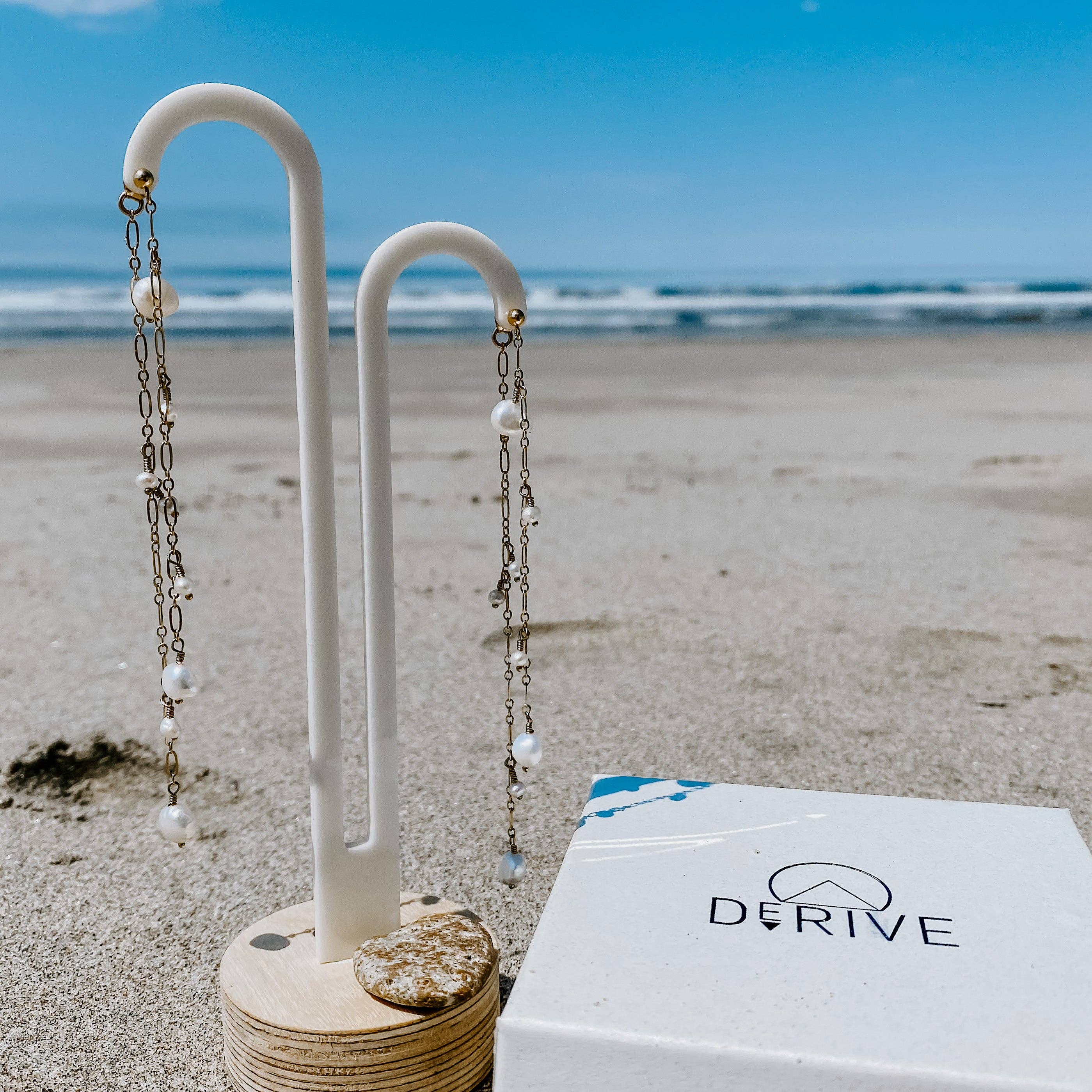 chain earrings with pearls