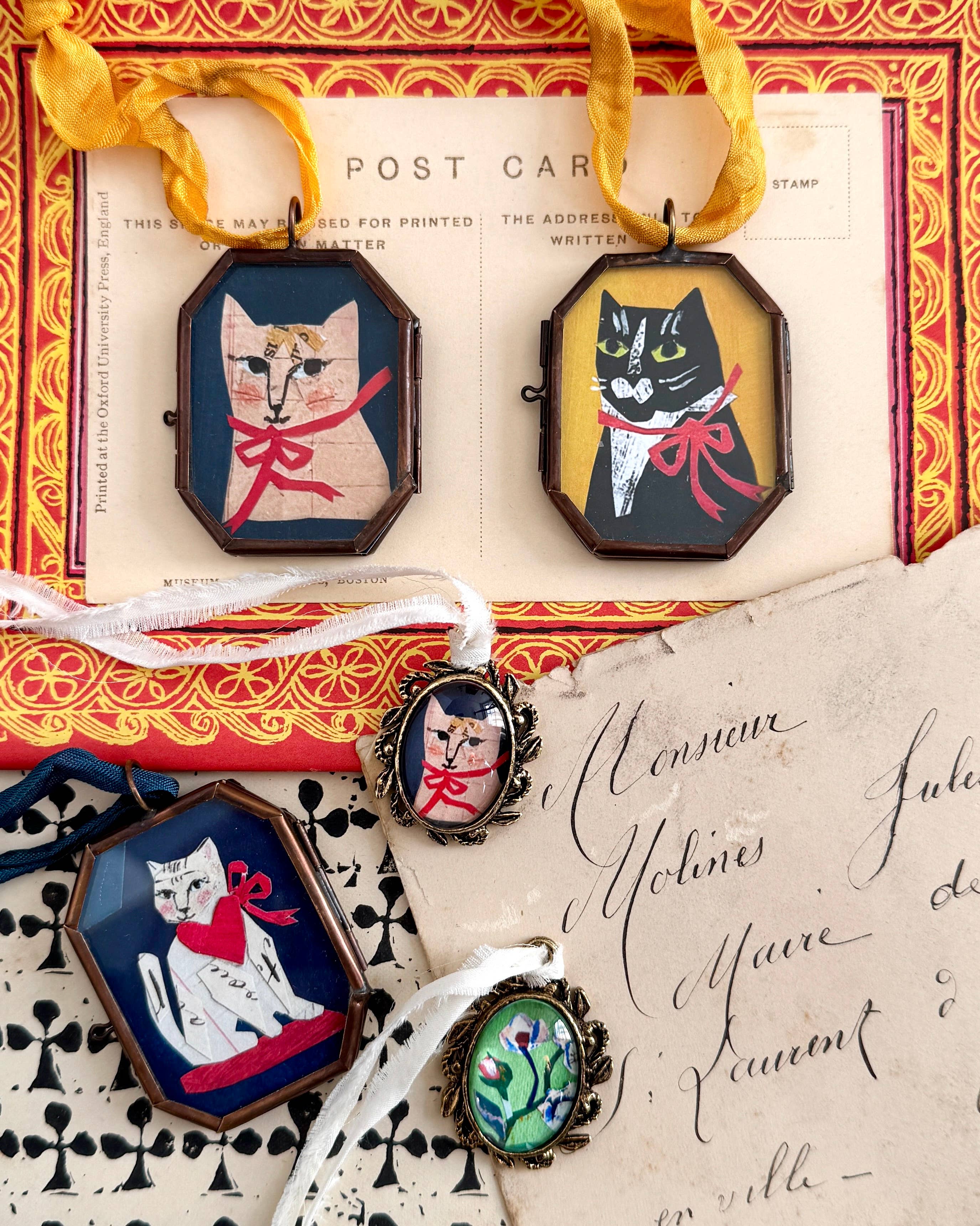 Vintage-style Cat art locket ornaments