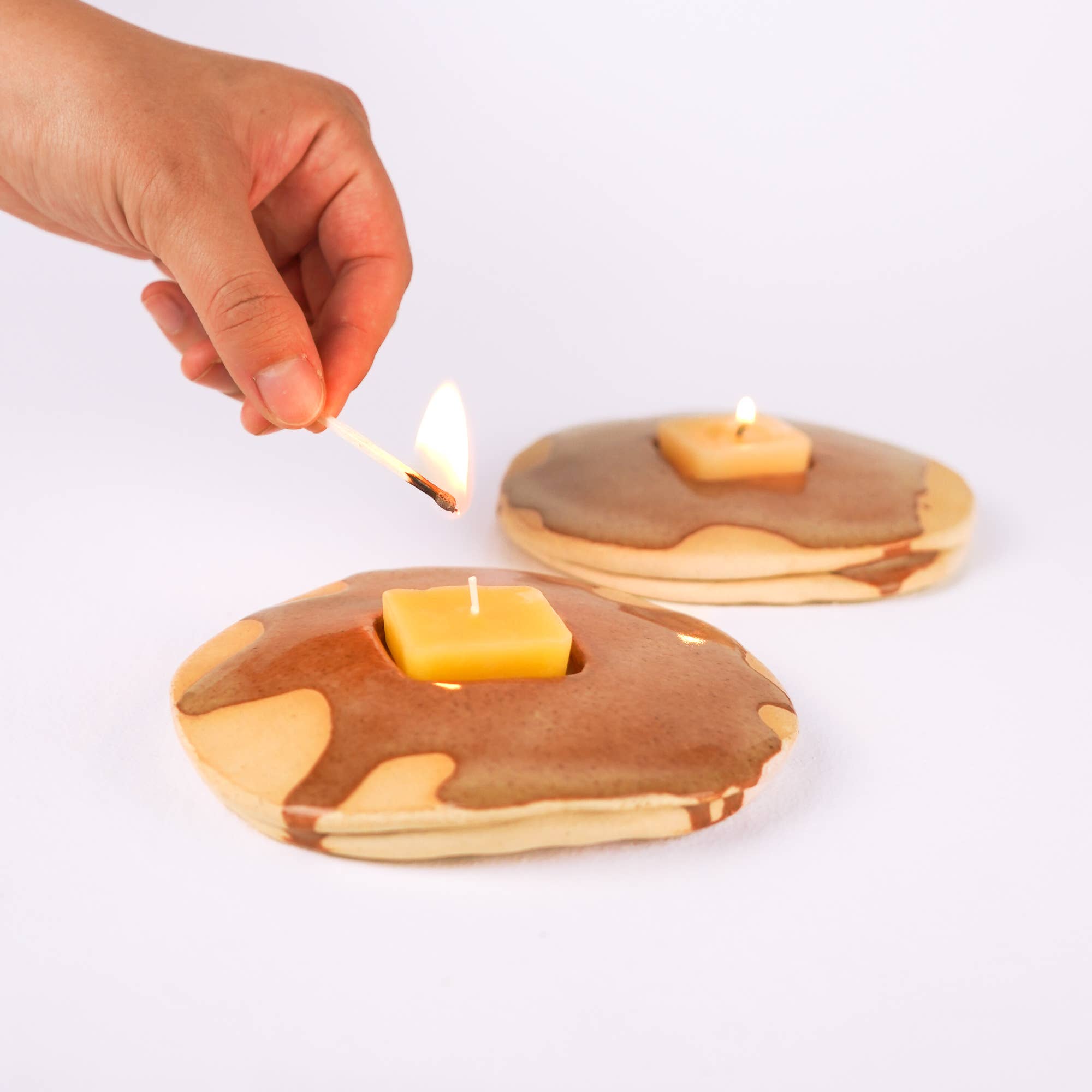 Ceramic pancake tealight holder