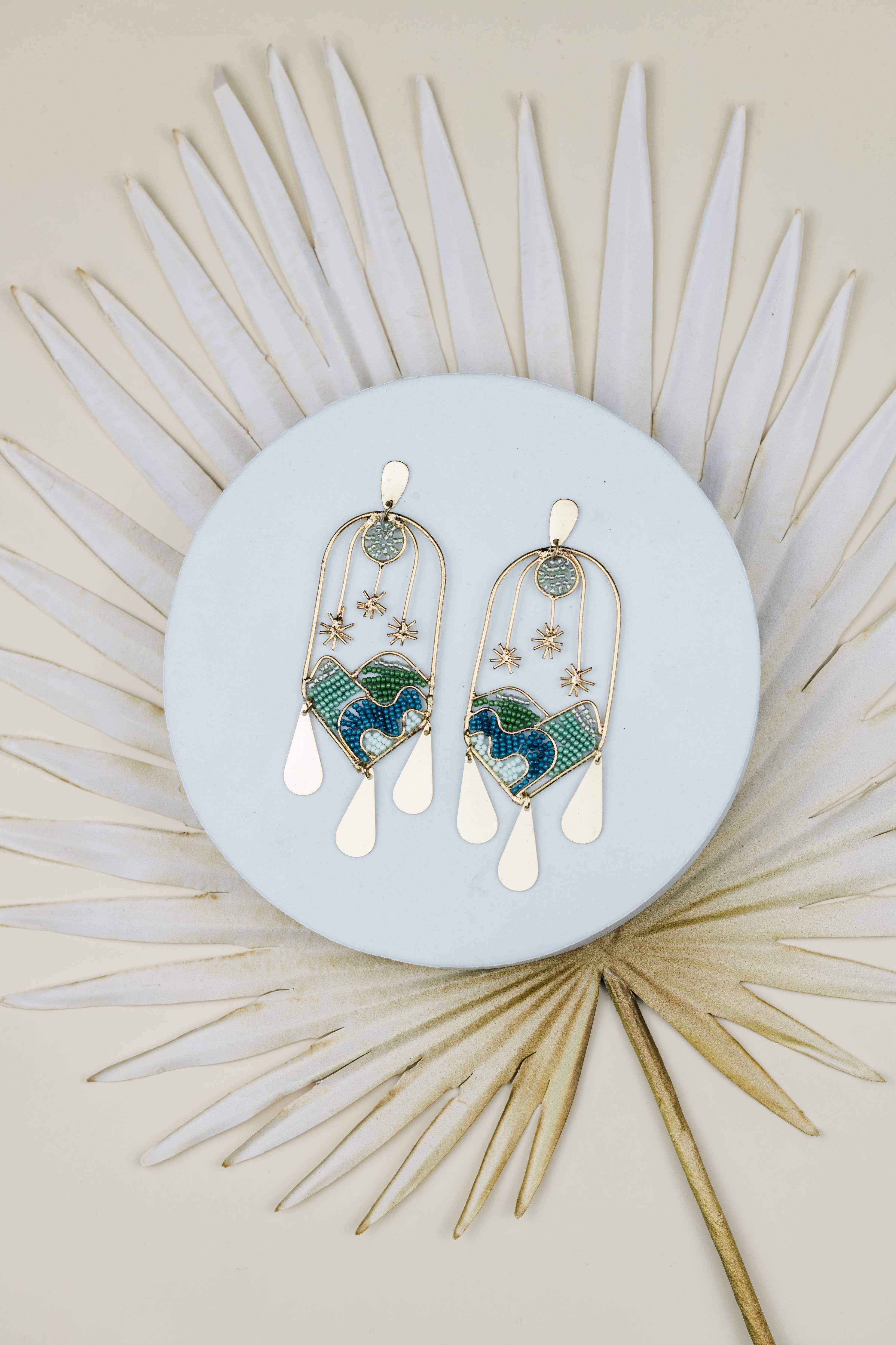 Asteria Among Mountains 