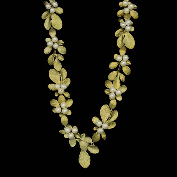 Barberry pearl cluster necklace