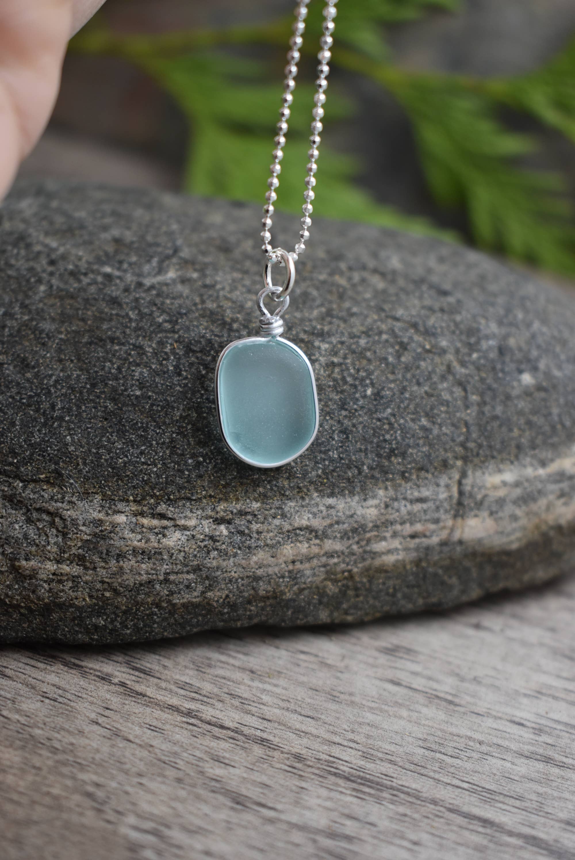 Solo Wired small Glass pendant - Eco Glass Ocean jewelry: AQUA BLUE