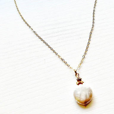 pearl pendant necklace