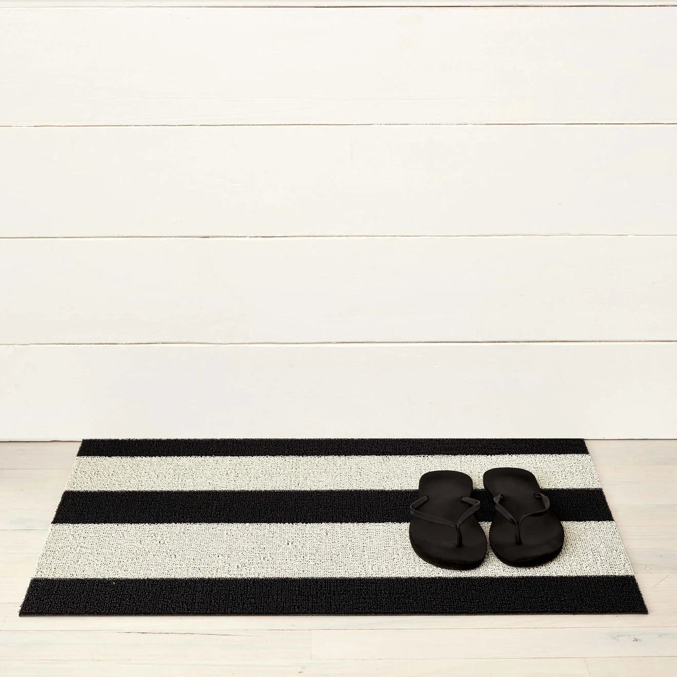 Bold Stripe Shag Mat | Black and White