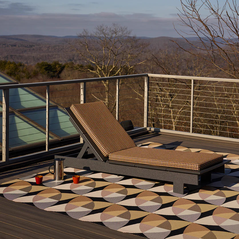 Chilewich Canopy large Woven Floor Mat - Honey outdoor on a wood deck