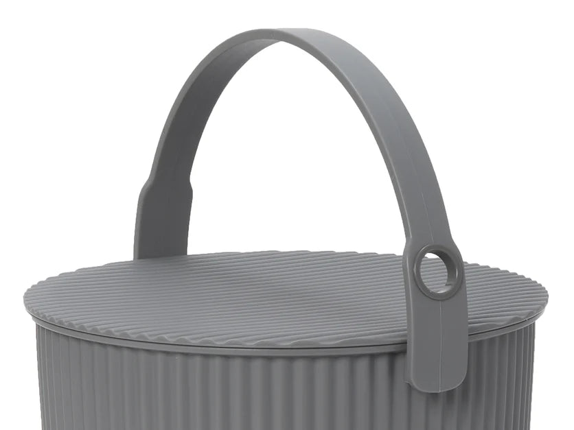 Chilewich lidded storage container with large handle