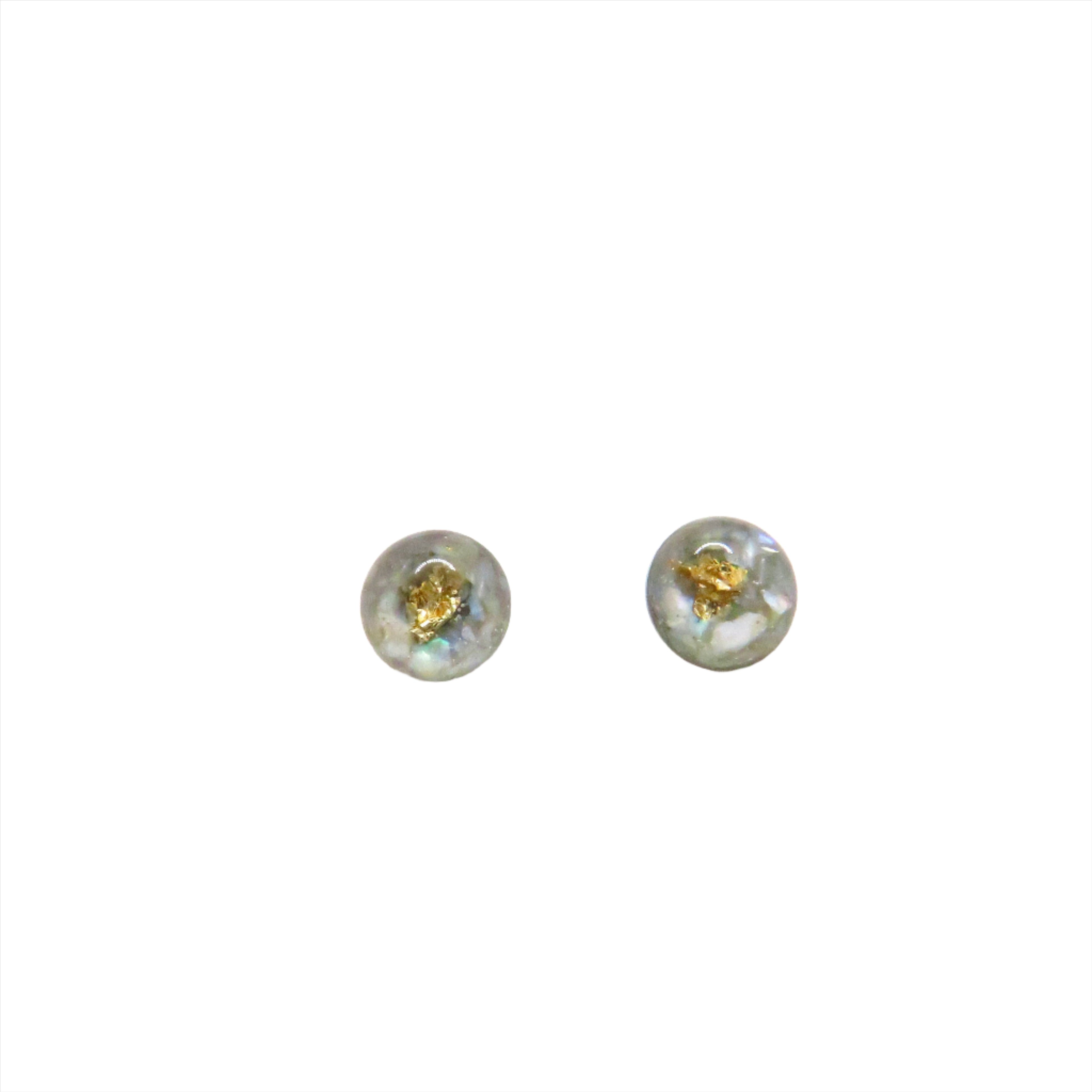 round white and gold gemstone earring