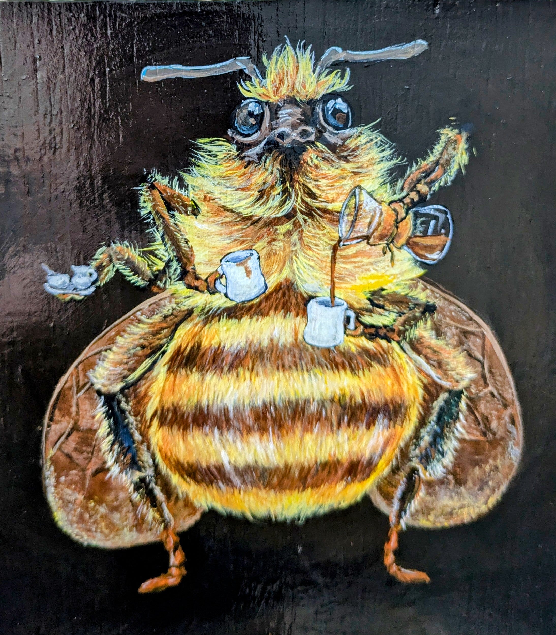 Bee drinking coffee glicee