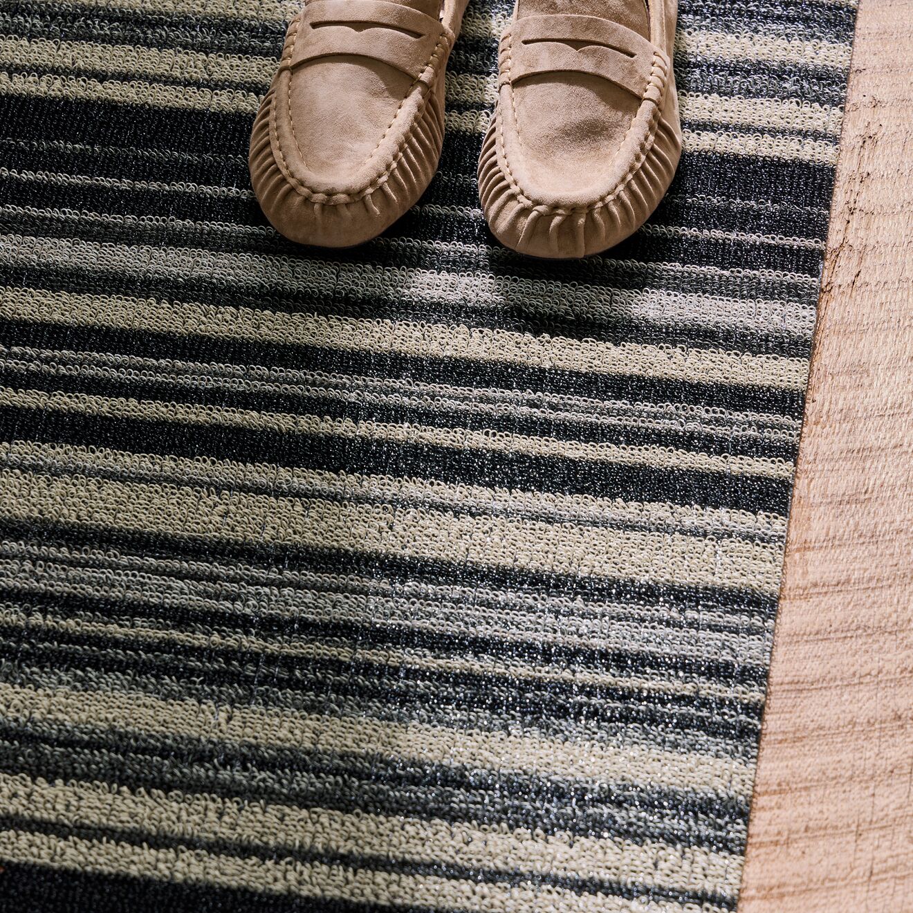 Echo Stripe Shag Mat | Shadow
