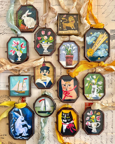 Vintage-style art locket ornaments