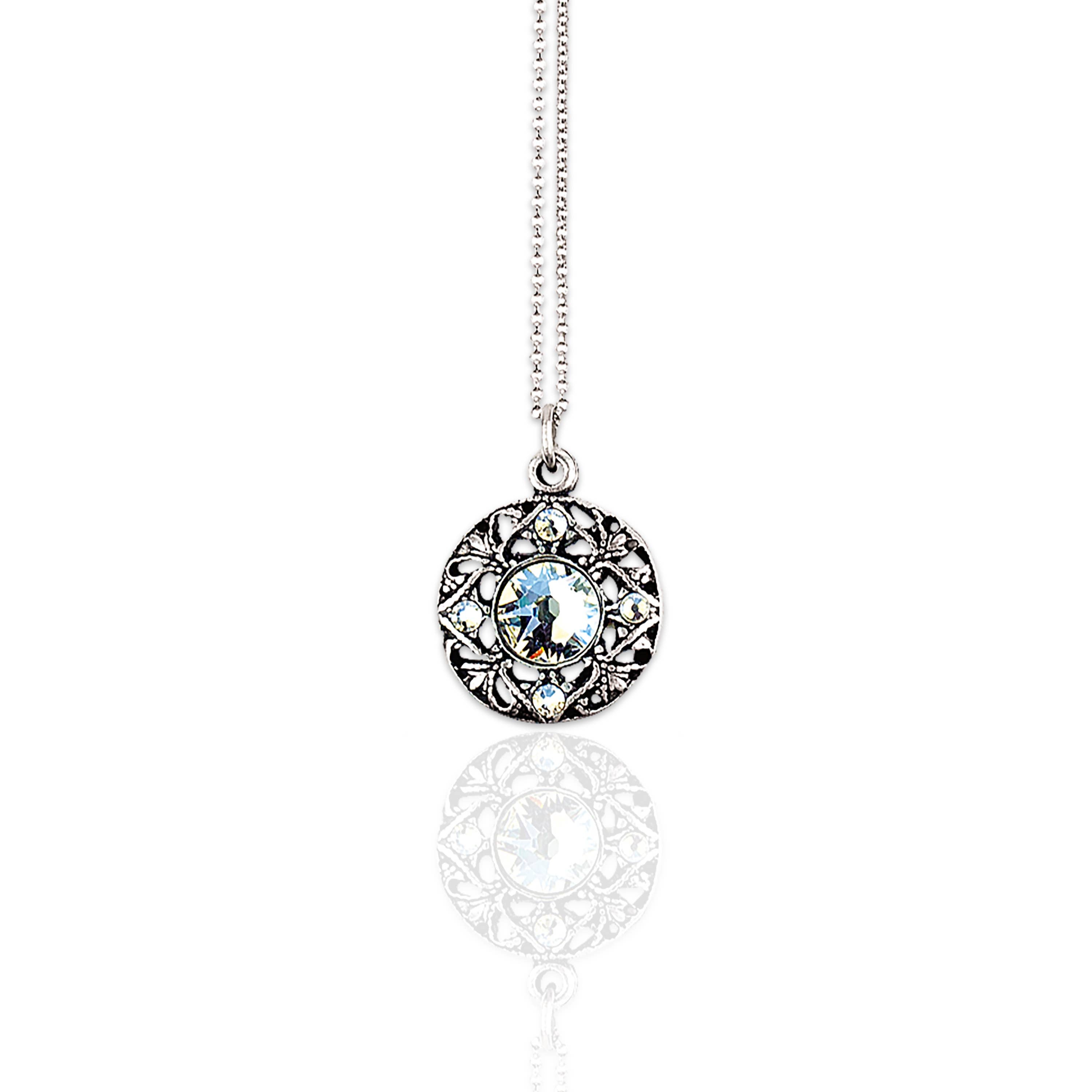 Silver Necklace with a clear gemstone pendant 