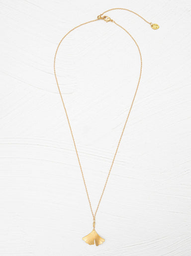 Dazzle with simplicity! The Petite Ginkgo Pendant Necklace flaunts a beautiful golden niobium leaf on a delicate chain, perfect for adding flair without overdoing it.