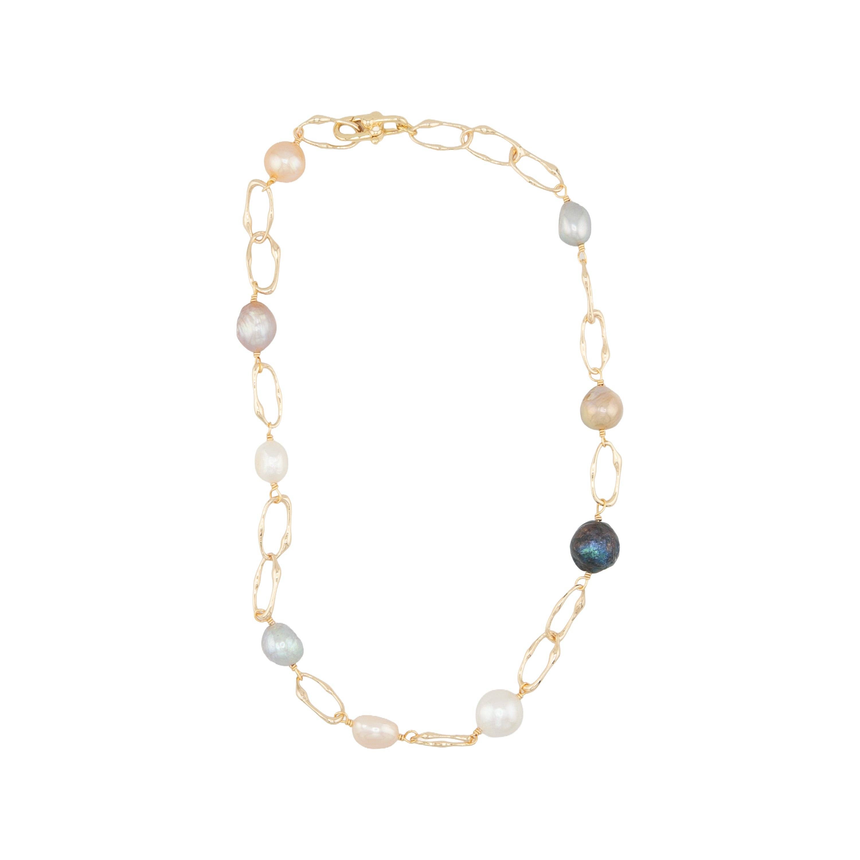 Mele Pearl Necklace