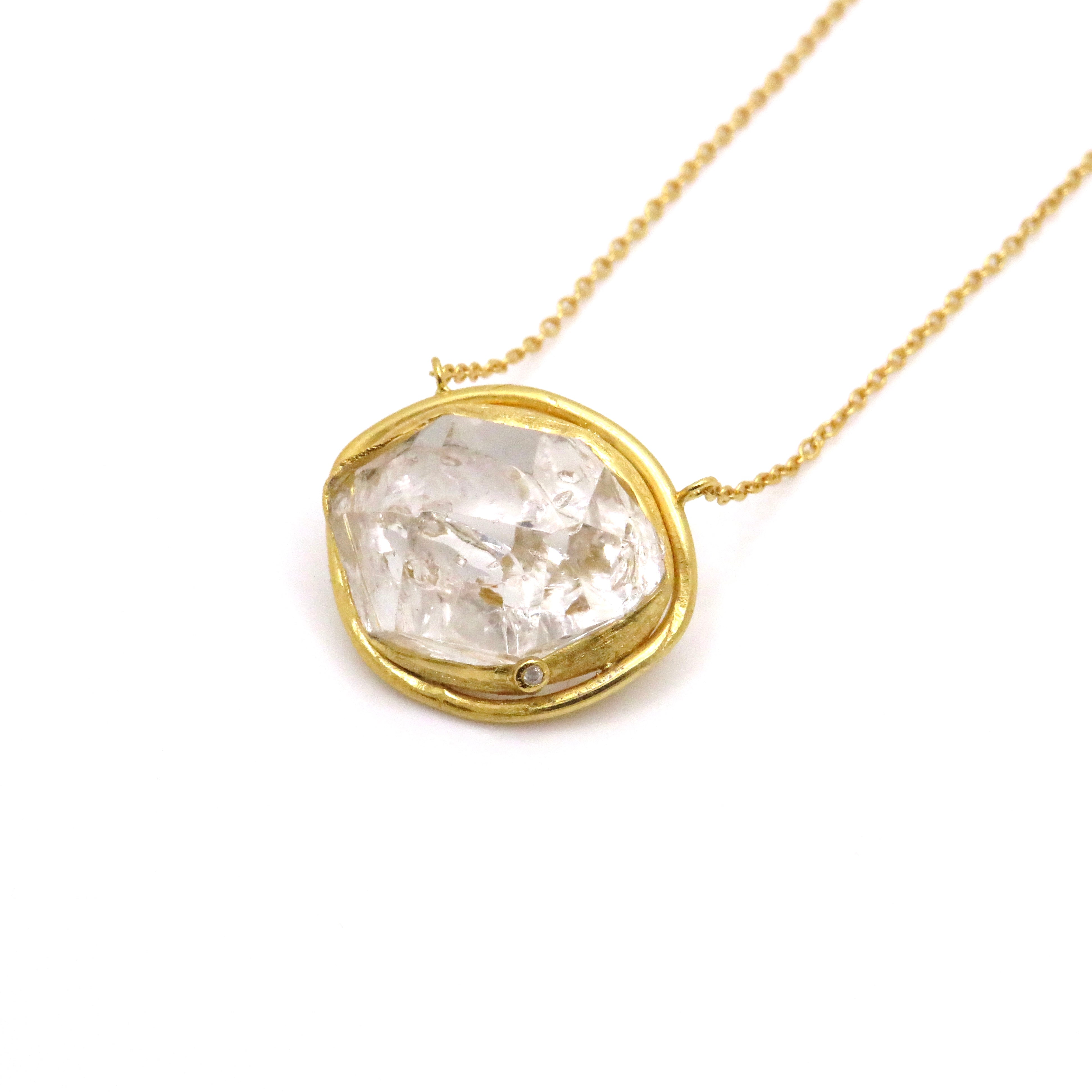 gold quartz pendant necklace
