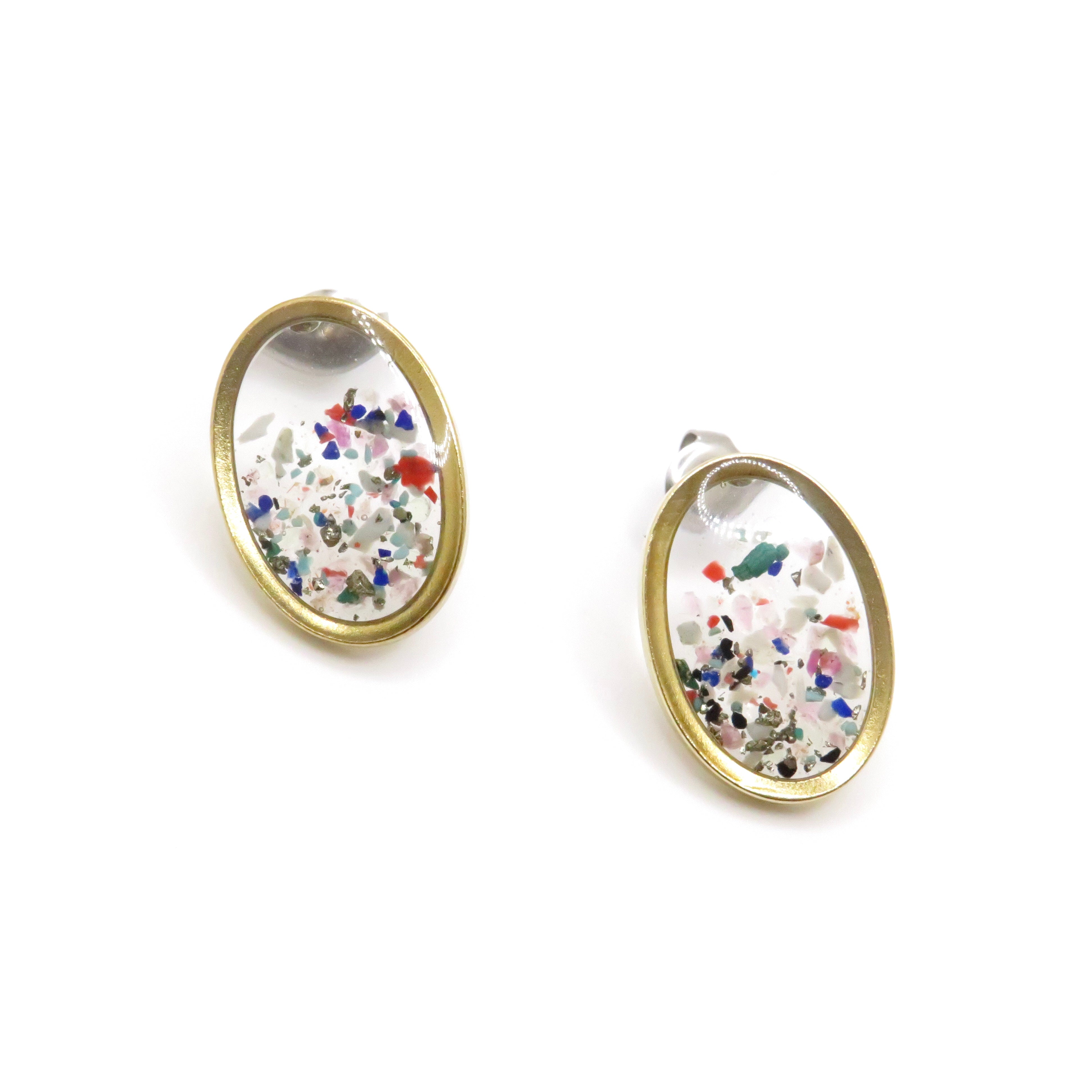 Oval gemstone post earrings