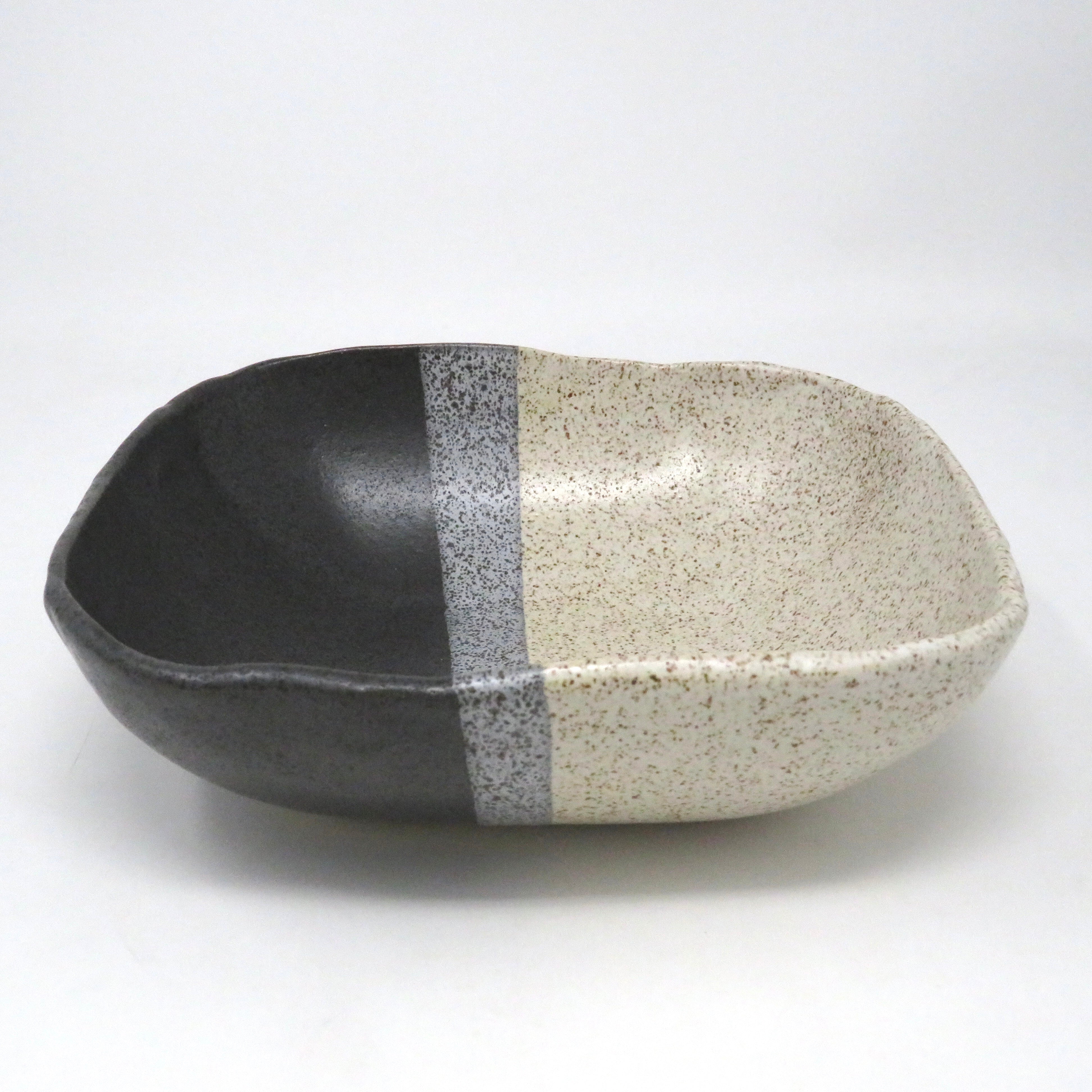 square bowl beige and black