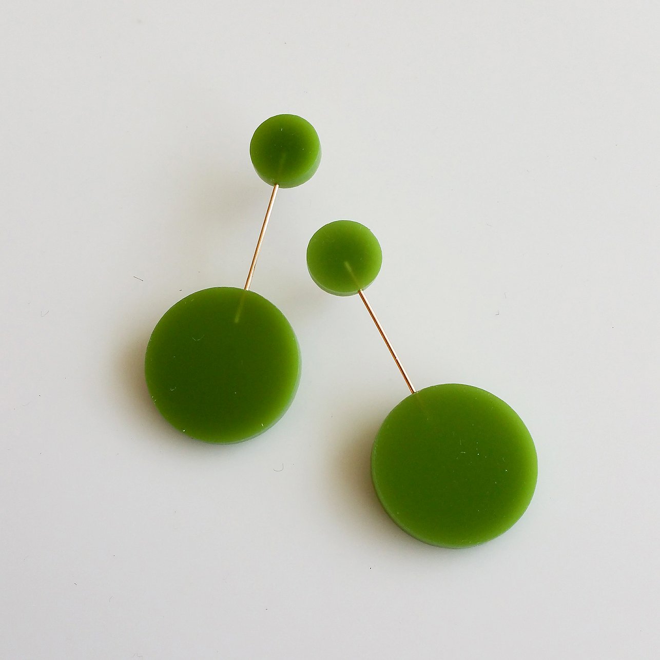 handmade green circle acrylic earrings