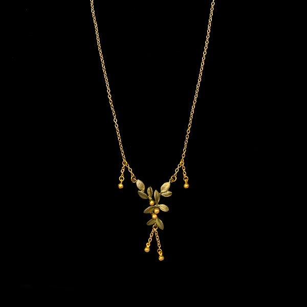 gold pendant necklace