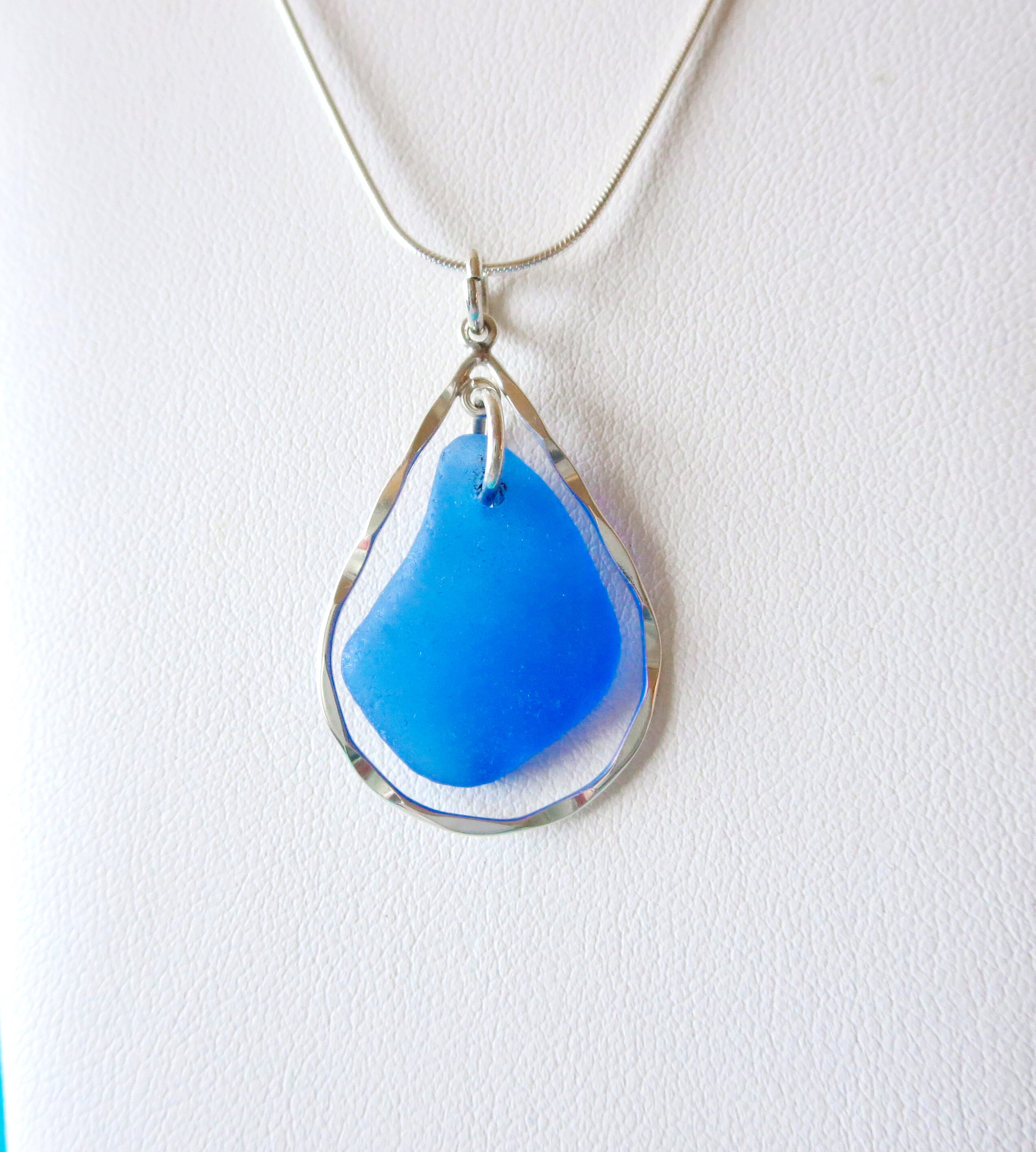 blue glass necklace 