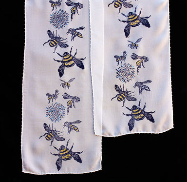 bee scarf