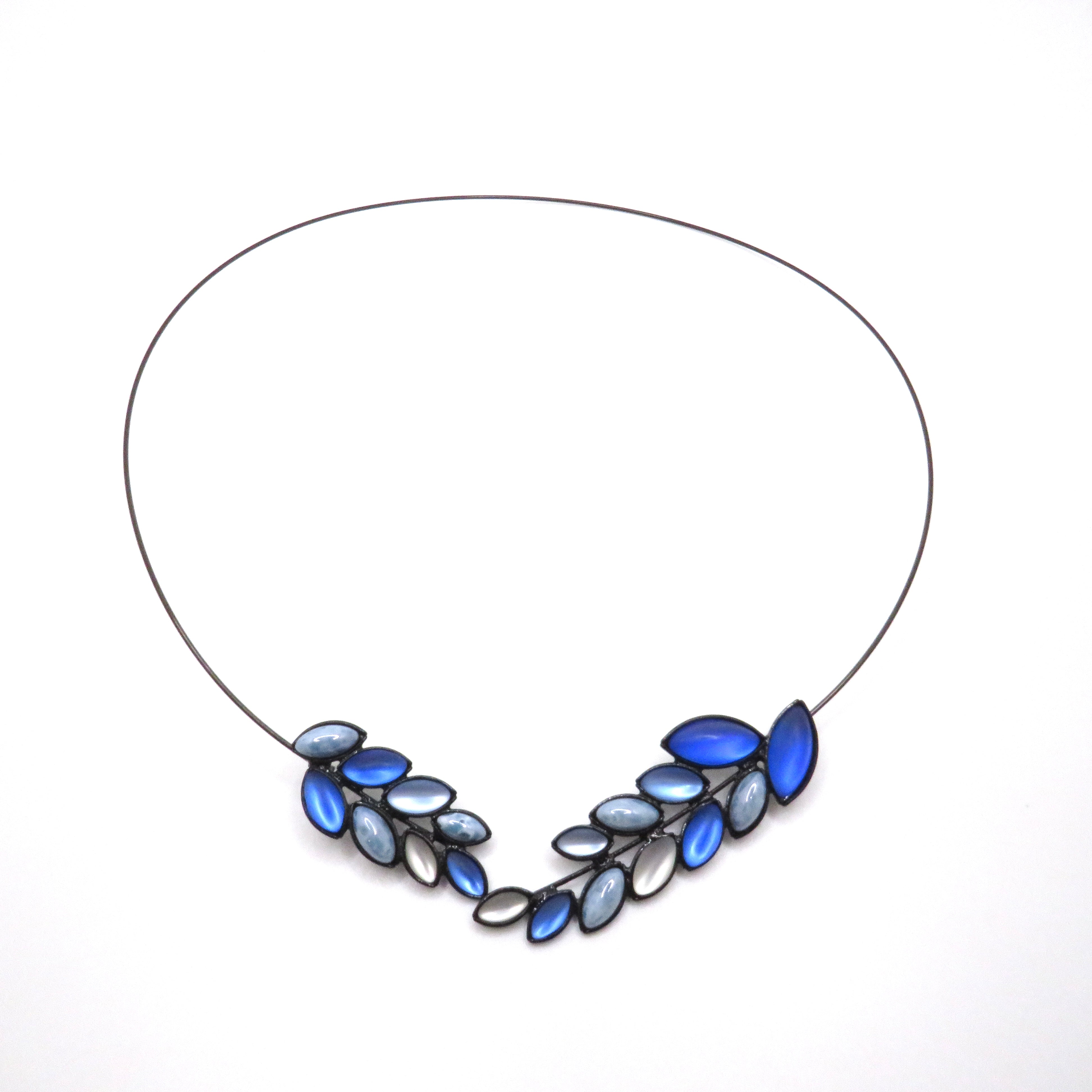 blue leaf wire necklace