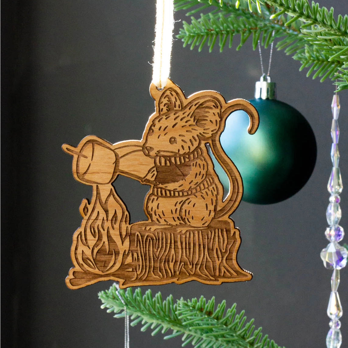 Mouse wood ornament