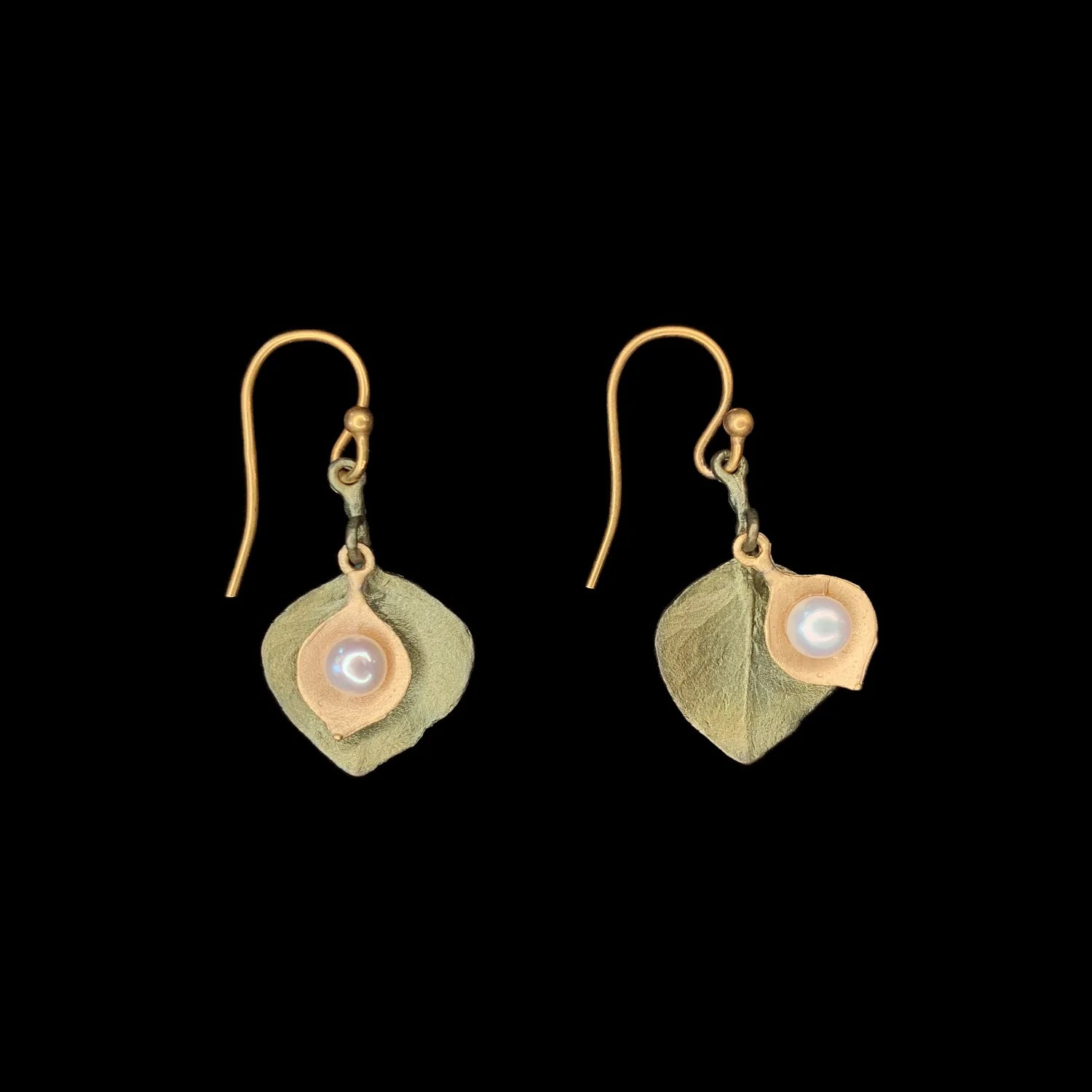 Round Leaf Pearl Wire Earrings